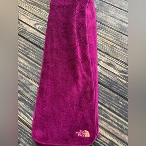 The Nort face scarf